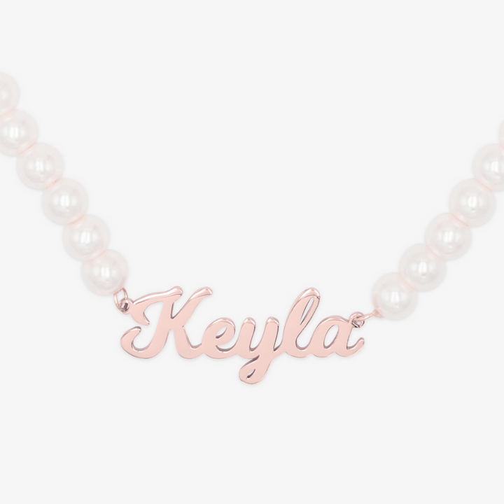 Elegant Script Pearl Name Necklace - Herzschmuck