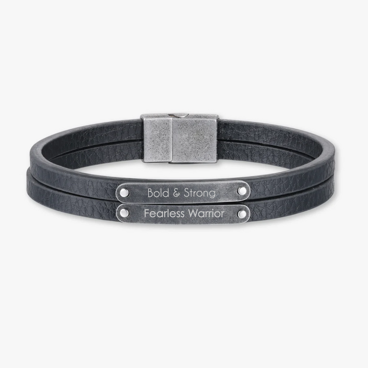 Customizable dark grey leather bracelet with two engravings - Herzschmuck