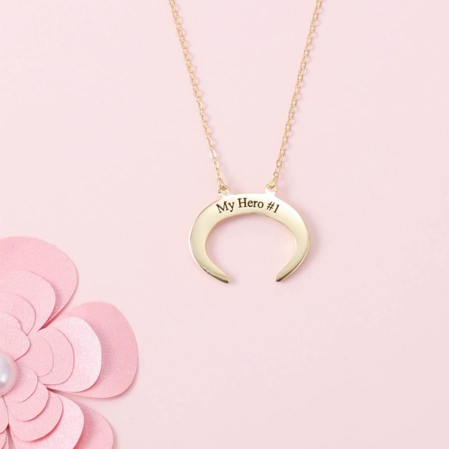 Lustrous Crescent Moon Personalized Necklace - Herzschmuck