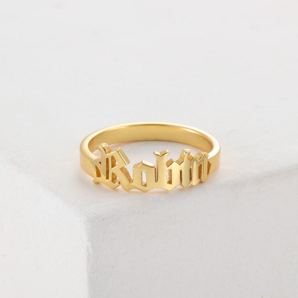 Old English Name Ring - Herzschmuck